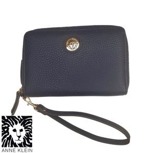 🚨FINAL PRICE Navy Blue Anne Klein Pebble Leather Wristlet Wallet
